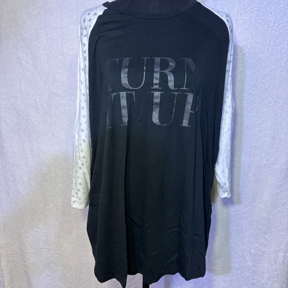 LuLaRoe - Black and White Graphic Long Sleeve Tee